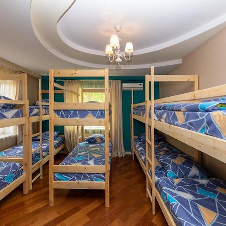 Wanderlust boutique hostel Almaty Extérieur photo