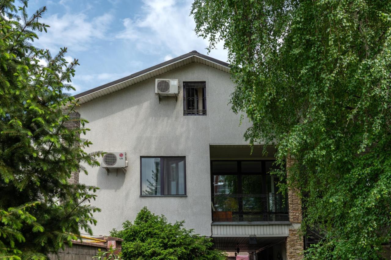 Wanderlust boutique hostel Almaty Extérieur photo