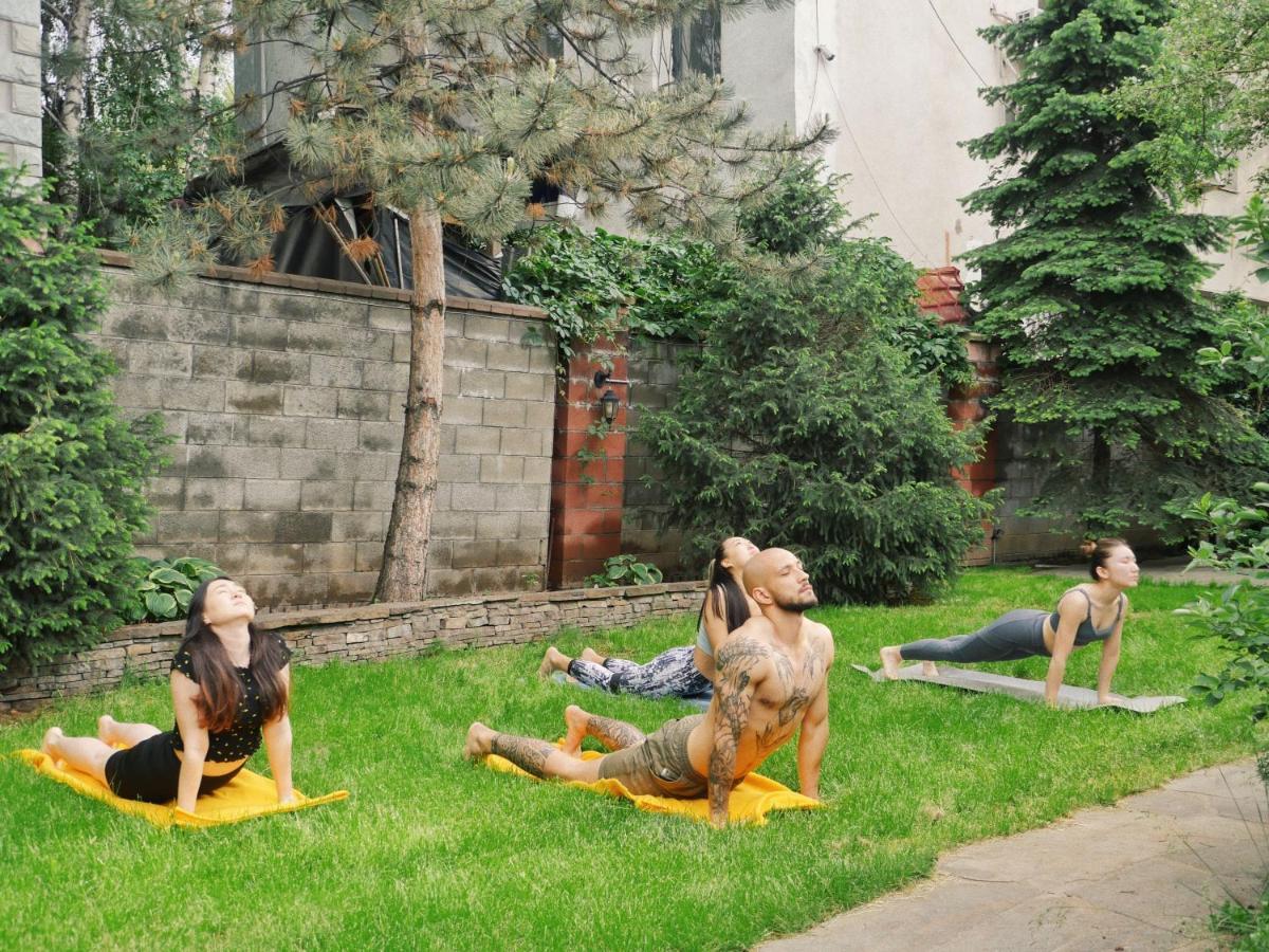 Wanderlust boutique hostel Almaty Extérieur photo