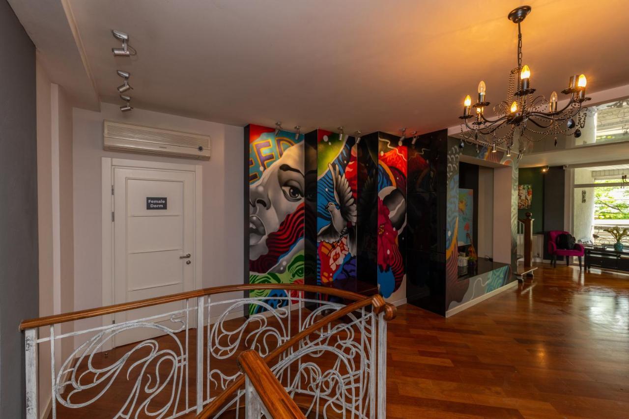Wanderlust boutique hostel Almaty Extérieur photo