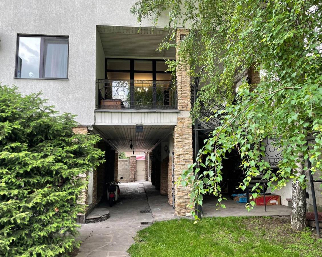 Wanderlust boutique hostel Almaty Extérieur photo